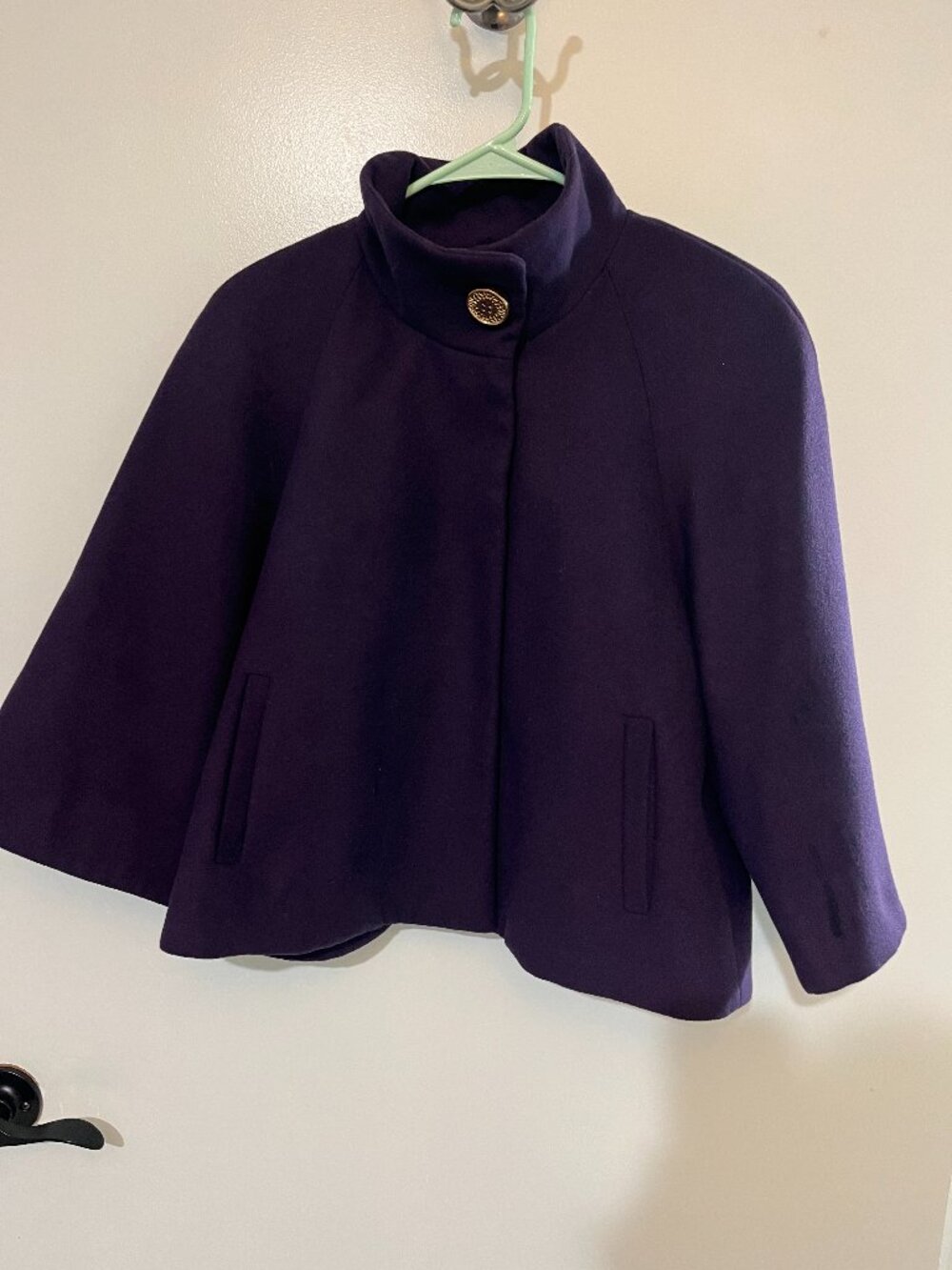 Tahari - Gorgeous Plum cropped swing jacket - Size M